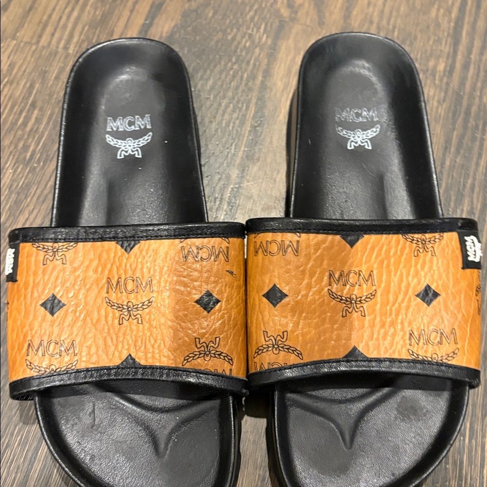 MCM Tan Slide Sandals pool rubber slides Korea size 39 women as is no rips - Picture 6 of 16